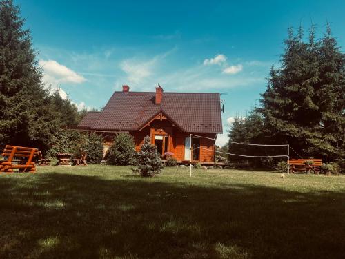 Drewniany dom w Borach Tucholskich "Twoja Ostoja" in Бруси