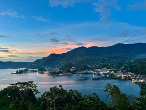 Toba Crest Vue in Parapat