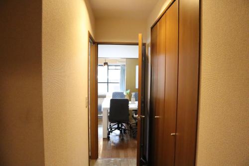 なんば各駅徒歩圏内 団体予約可能 GroundCourt難波 心斎橋 道頓堀 黒門市場 Room Type - One-Bedroom Apartment with Balcony and City View なんば各駅徒歩圏内 団体予約可能 GroundCourt難波 心斎橋 道頓堀 黒門市場 Room Type - One-Bedroom Apartment with Balcony and City View