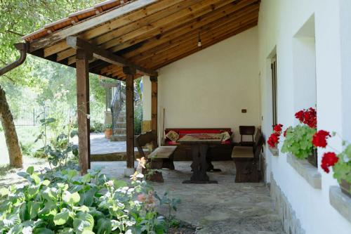 Guest House “Anchetata” in Apriltsi