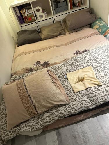 Belle chambre de 1,30 cm de hauteur à Bruxelles midi