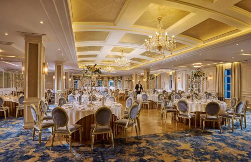 Exterior view, Cork's Vienna Woods Hotel & Villas in Glanmire