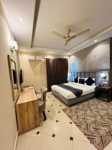 Shelton's Rezidor Islamabad – Islamabad, OH