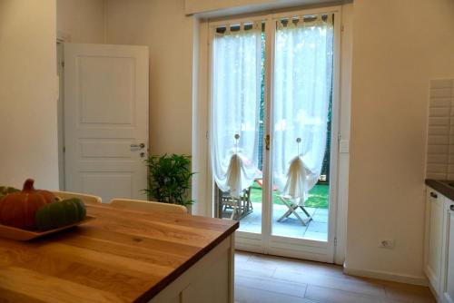 köök, Villa with garden 3 BR and near Milan Rho Fiera in Arese