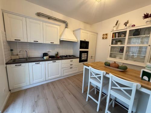 köök, Villa with garden 3 BR and near Milan Rho Fiera in Arese