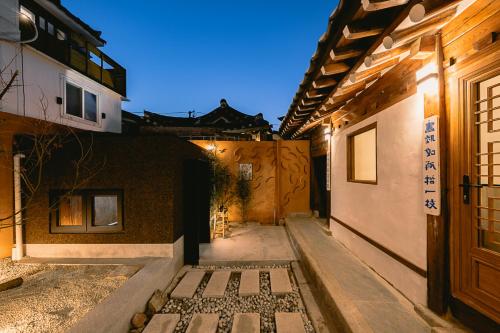 ANON, A Private Hanok by Unwadang