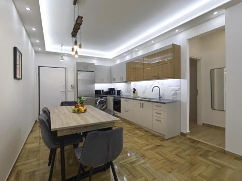 Modern Comfort in Kipseli - image 14