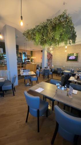 The courtyard bar, kitchen, rooms in Фолкірк