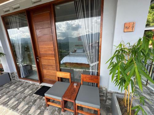 Toba Crest Vue in Parapat