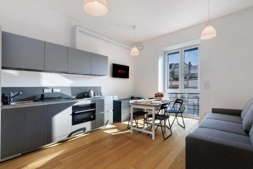 Suite Baires, Milan