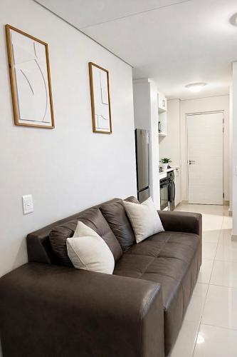 Millennial Apartments, Amplify Living STUDIO- AIRCON, FREE PARKING, 5 MIN WALK TO GATEWAY