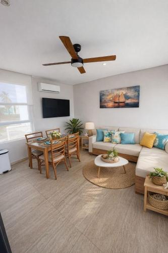 Oceanfront Paradise - House in Puerto Velero