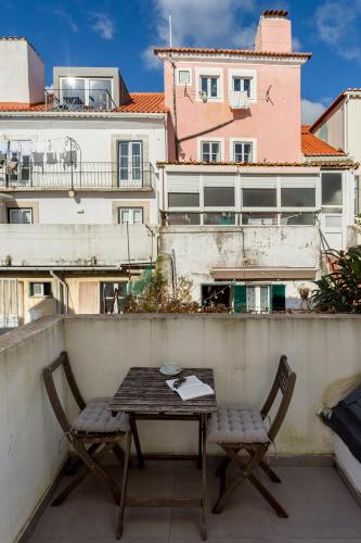 Belém Loft Retreat Mezzanine & Terrace - image 14
