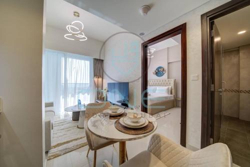 Elegant 1BR with Sofa Bed Close to Metro, Dubai