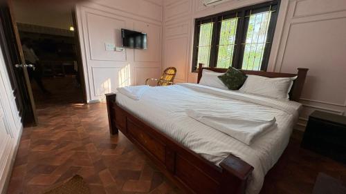 Villa by Rio Grande near AlagarKovil in Alagar Hills R.F.