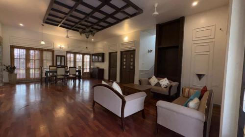 Villa by Rio Grande near AlagarKovil in Alagar Hills R.F.