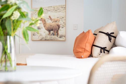 Chic Studio With Patio 20 min From CBD - image 10