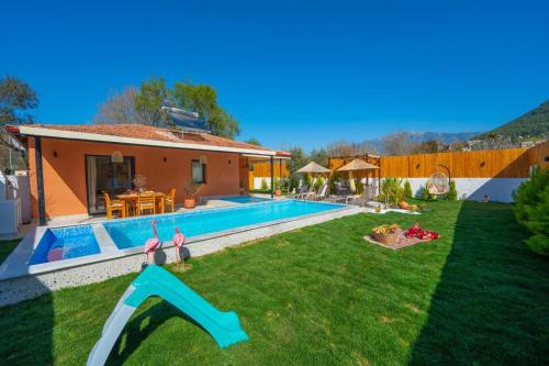 Villa Macblue – khách sạn tại Kayakoy
