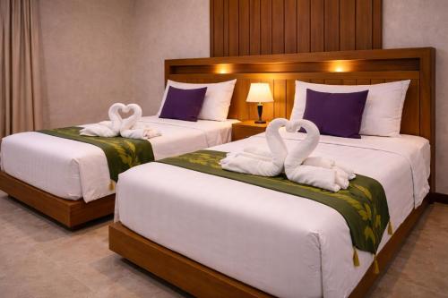 Aura Inn - image 4