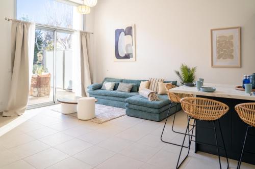 3P neuf haut de gamme Piscine Antibes in Les Breguieres