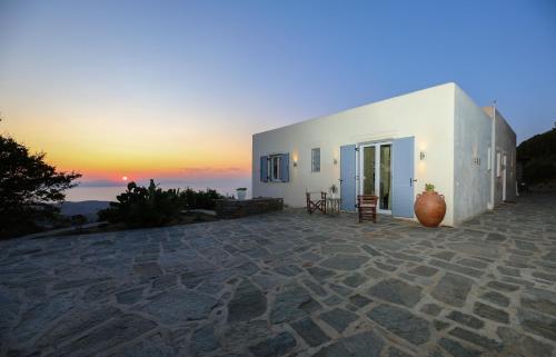 Cycladic Villa with sea view! in 盧利達