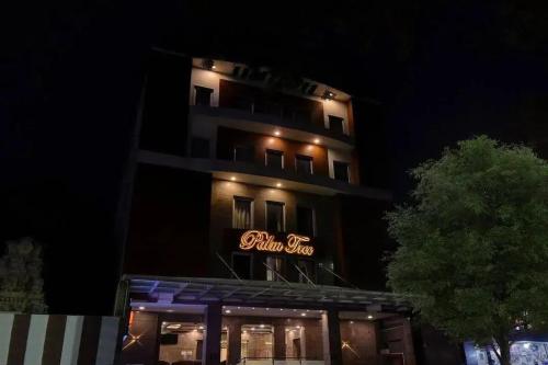 Starlight Hotels Palm Tree Mylapore Ramakrishna Mutt Road chennai in Chennai