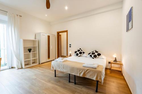 Amalia Suites - Via San Zanobi, Firenze