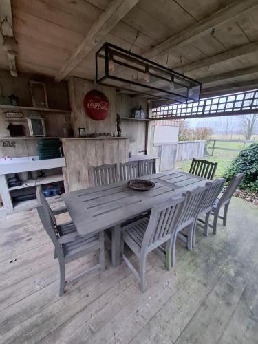 Huis aan Puyenbroeck in Moerbeke-Waas