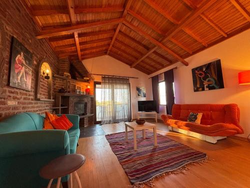 Assos Dublex Villa with Sea View & Private Garden in Kozlu