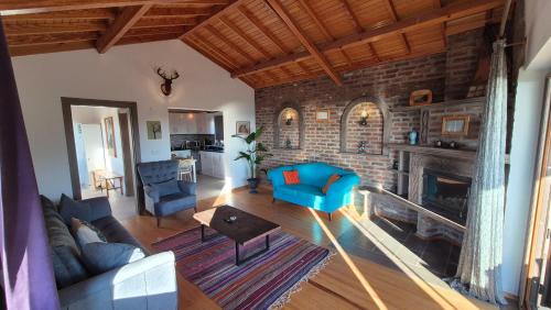 Assos Dublex Villa with Sea View & Private Garden in Kozlu