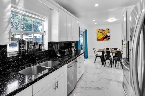Relax & Fun Hollywood Private Pool | Arcade Game in Pembroke Pines