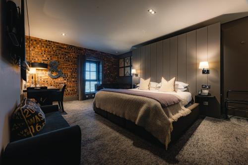 Dakota Edinburgh - Edinburgh