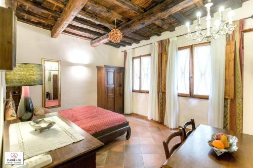 Florentine Apt Pontevecchio by Florence Sweet Homes