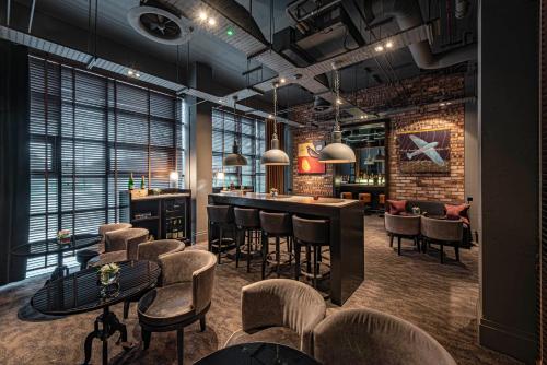 Bar/lounge, Dakota Edinburgh near La Barca