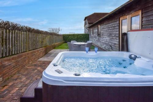 Facilities, 2 Bed in Tenterden oc-tn607 in Tenterden