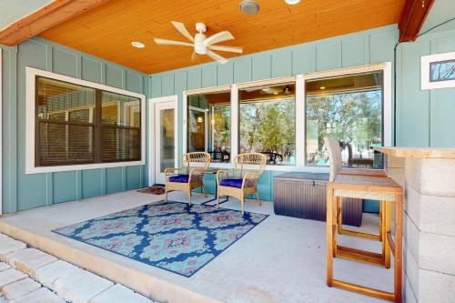 Tanglewood Retreat | Updated house in Spring Branch with a large yard in Canyon Lake (TX)