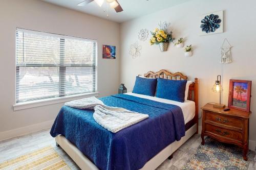 Tanglewood Retreat | Updated house in Spring Branch with a large yard in Canyon Lake (TX)