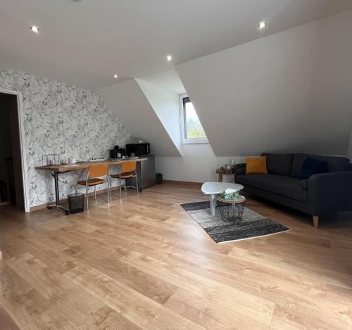 Iekārtas, La Chambre du Valois in Cuvergnon