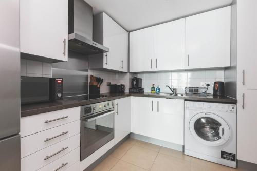Deluxe Two-Bedroom Vauxhall Apartment 5