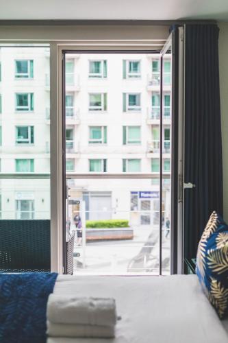 Deluxe Two-Bedroom Vauxhall Apartment 3