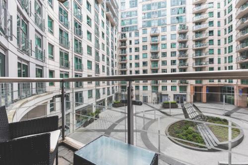 Deluxe Two-Bedroom Vauxhall Apartment 4