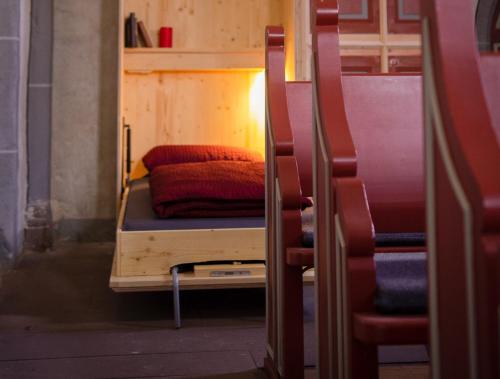 Herbergskirche Spangenberg - Stimmungsvolle Schlafraume, jedoch ist NUR das Badzimmer beheizt in Spangenberg