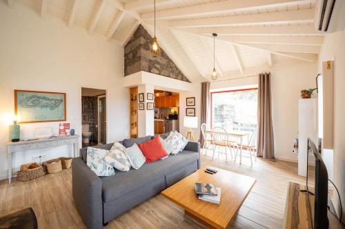 Liiiving in Açores - Casa de Foros (Liiiving in Acores - Casa de Foros) in กาลเยตา เด เนสกิม