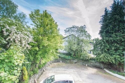 Elim Bank Guest House - image 10