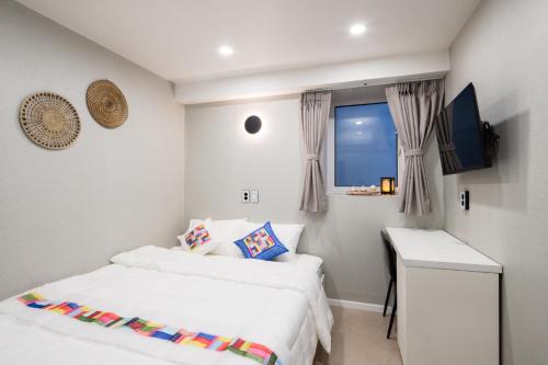 Male-only single room in Seoul, quiet, convenient access to anywhere in Seoul, great view, good value, shared kitchen, randomly assigned, Seoul (photo 4)