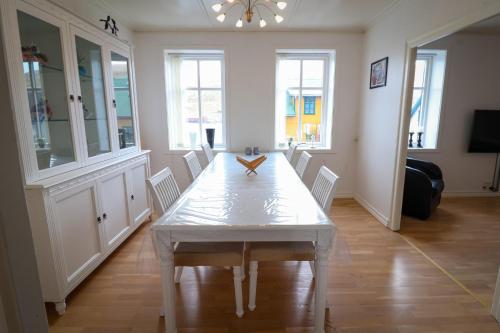 Spacious 3-Bedroom Apartment with Comfy Beds in Central Vágur, Island of Suðuroy