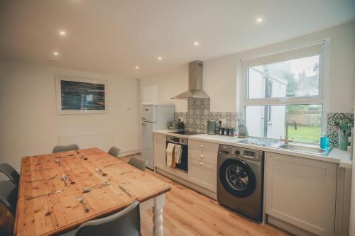 Spacious 3 Bedroom Home with Garden in Banbury gîte à louer Banbury Railway Station