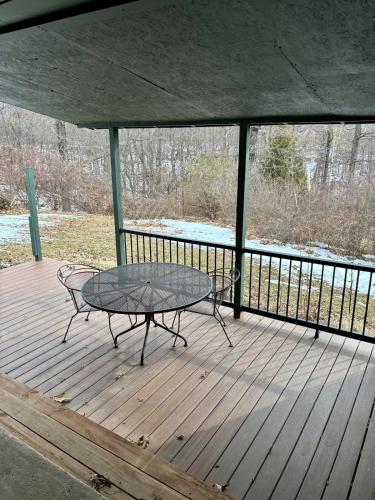 Modern Country Retreat, 3BR, Fiber Wi-Fi in Holcomb (MI)