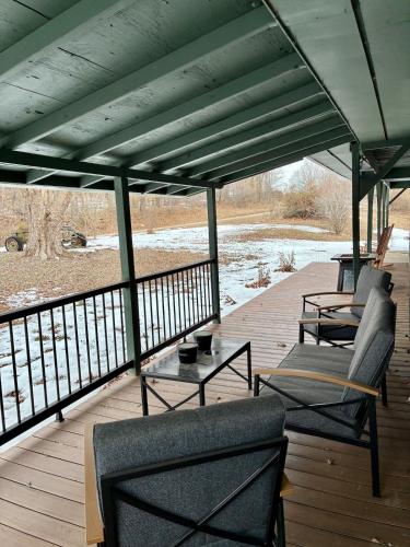 Modern Country Retreat, 3BR, Fiber Wi-Fi in Holcomb (MI)