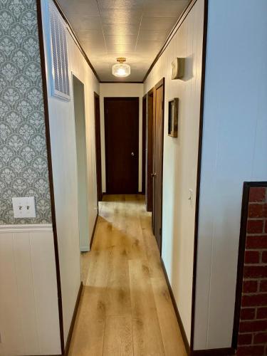 Modern Country Retreat, 3BR, Fiber Wi-Fi in Holcomb (MI)